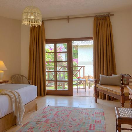 Neptune Village Beach Resort & Spa Galu Exteriör bild