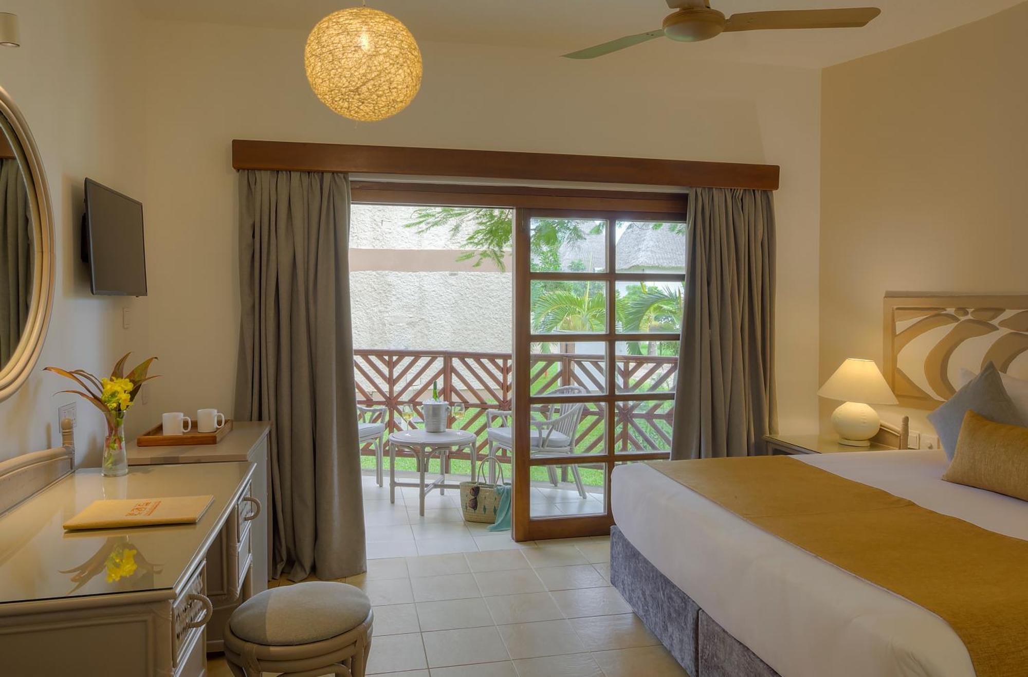 Neptune Village Beach Resort & Spa Galu Exteriör bild