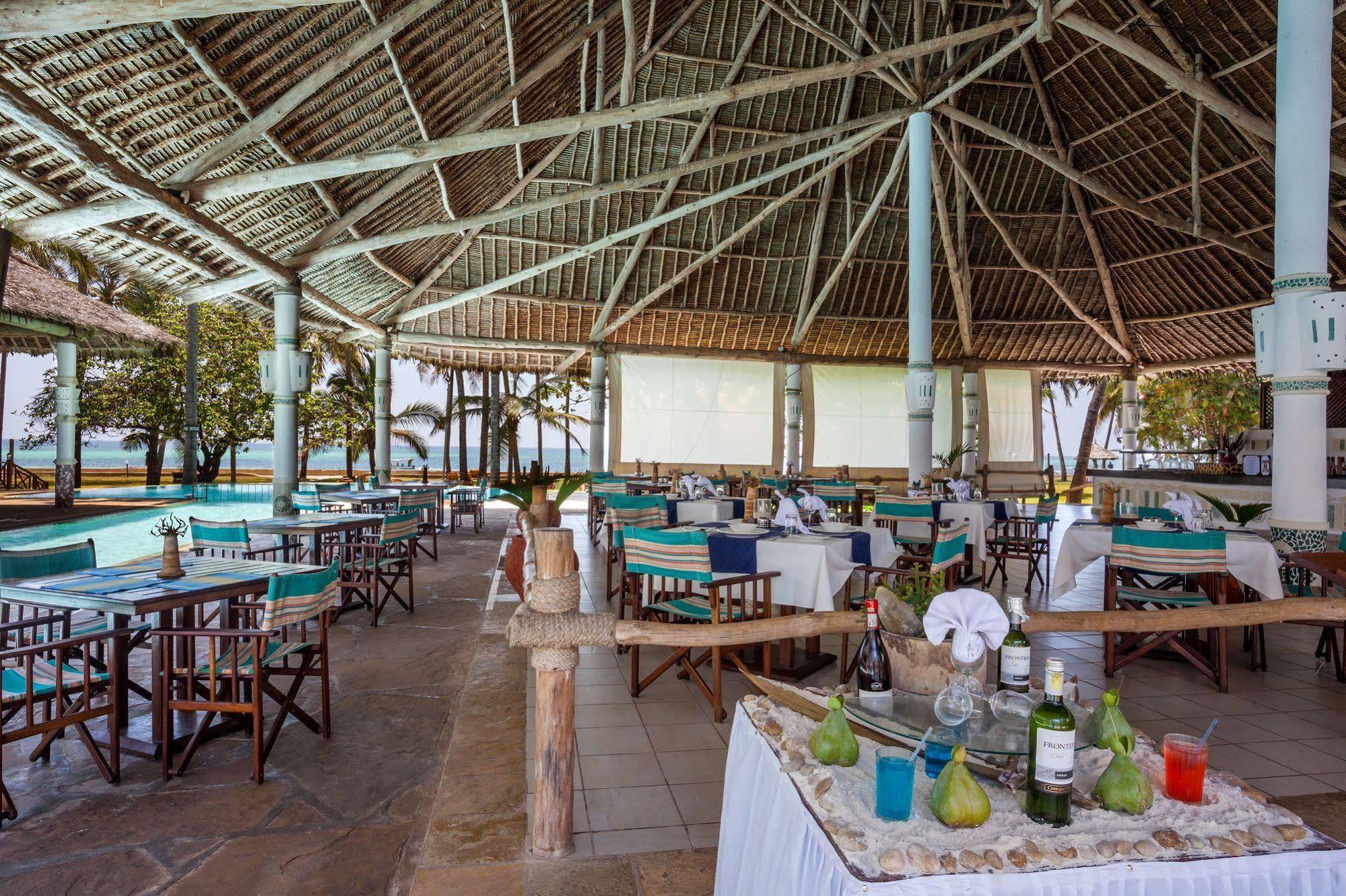 Neptune Village Beach Resort & Spa Galu Exteriör bild