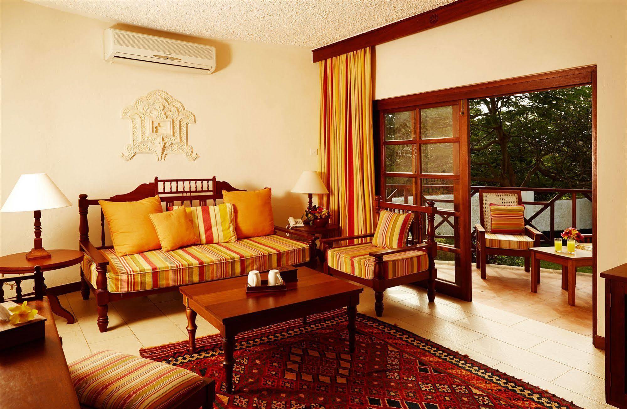 Neptune Village Beach Resort & Spa Galu Exteriör bild