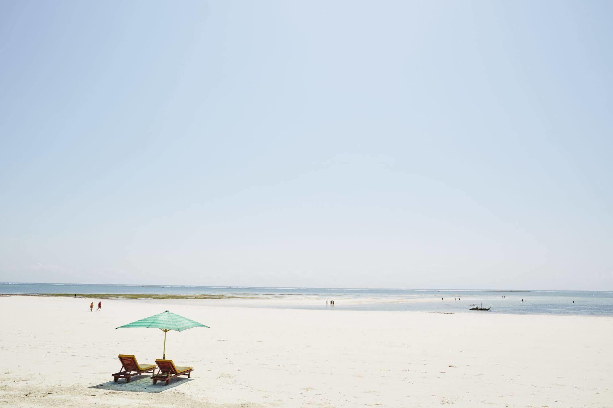 Neptune Village Beach Resort & Spa Galu Exteriör bild