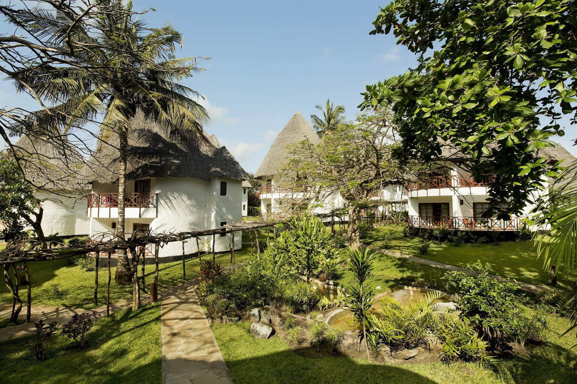 Neptune Village Beach Resort & Spa Galu Exteriör bild